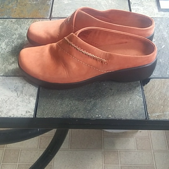 L.L Bean slip on shoes - Picture 4 of 5